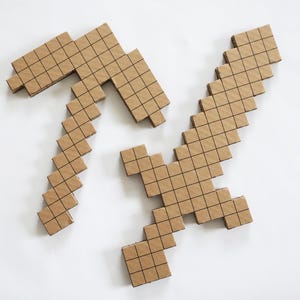 Épée Minecraft et hache Minecraft pour fête d'anniversaire – Artisanat à colorier en carton à faire soi-même – Activité cadeau Mine craft pour enfants ou sac cadeaux