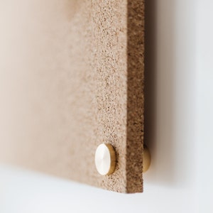 Moderne Korktafel für die Wand, 1,2 cm dicke Pinnwand für zu Hause, schwarze Pinnwand für das Büro, schwimmende Korktafel mit Abstandshaltern, große und riesige Größen