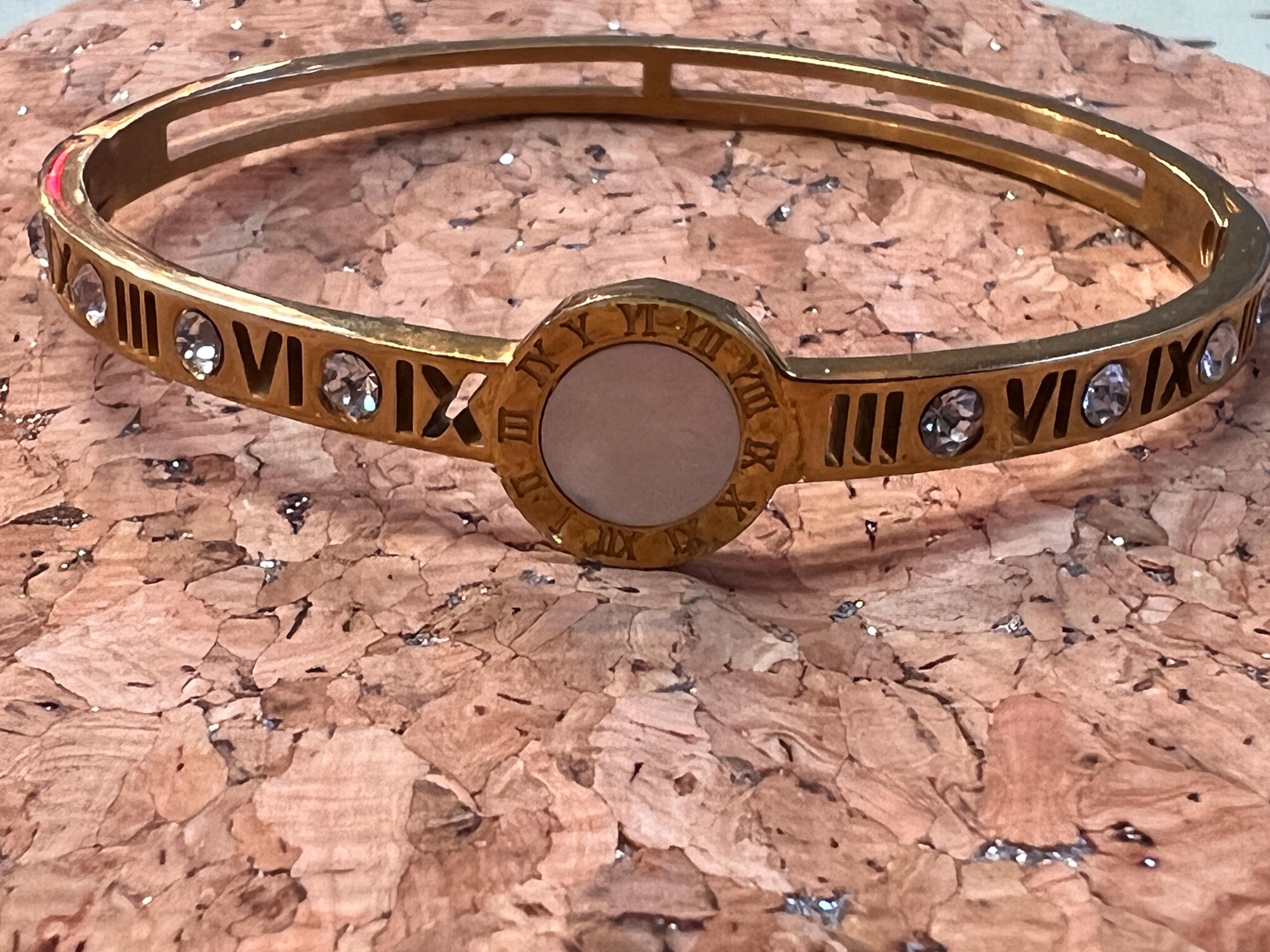 専用687 GUCCI ゴールド　1500 シェル　バングル　レディース　人気 Gold Tone Gucci Bangle - Etsy