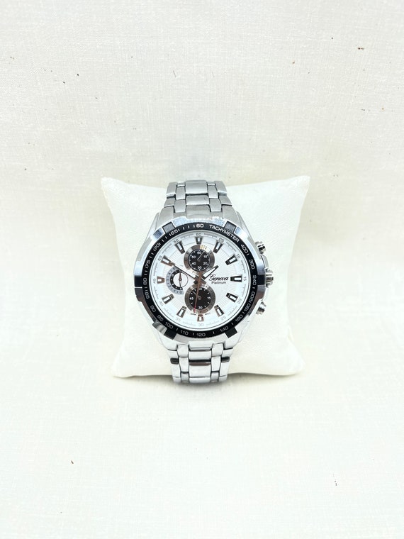 Geneva Platinum watch-Works