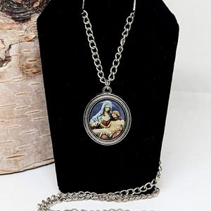 Religious Mary Holding Jesus after Crucifixion Pendant Necklace