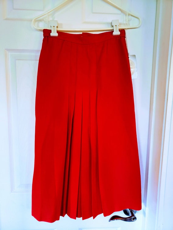 BEAUTIFUL VTG Christian Dior red pleated skirt!