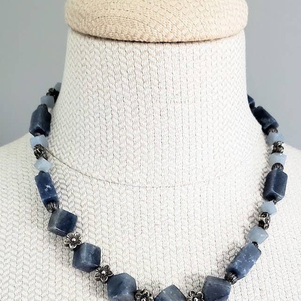 Vintage Unsigned Shades Of Blue Lucite Bead Necklace