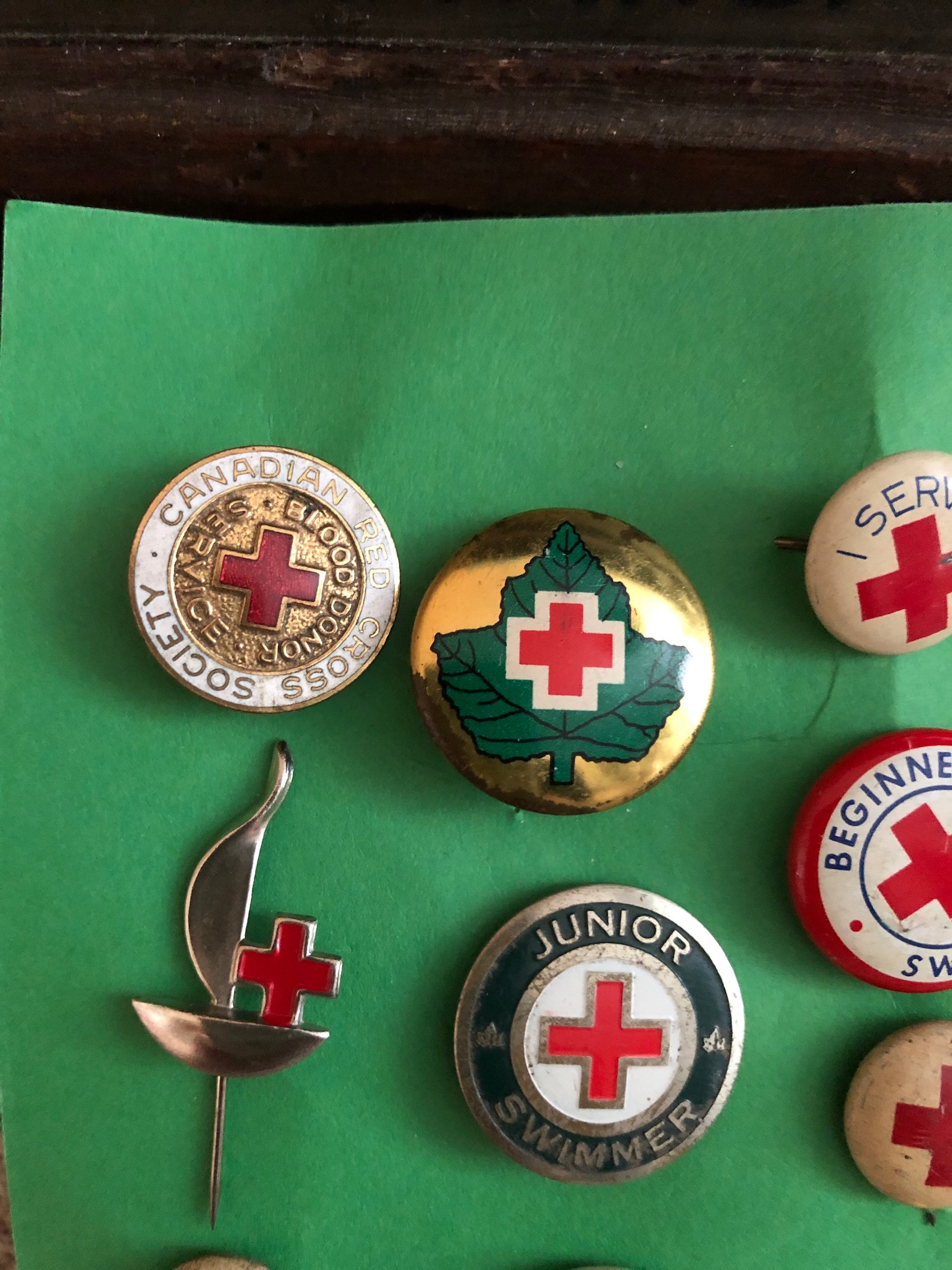 Set Of 14 Vintage Red Cross Pins 12 Pins And 2 Bending Clips Etsy Set Of 14 Vintage Red Cross Pins 12 Pins And 2 Bending Clips Etsy