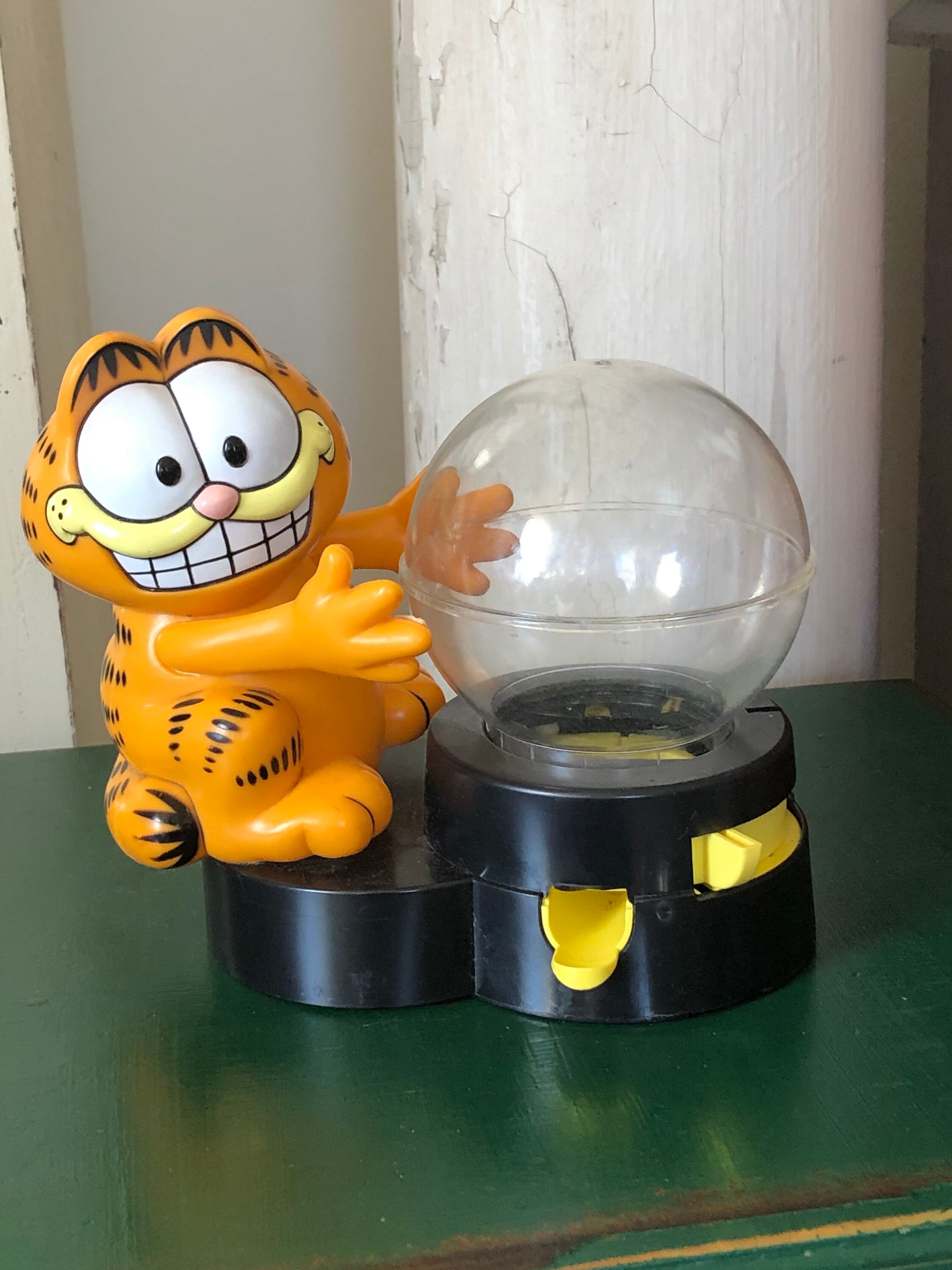 Garfield gumball machine