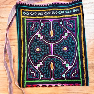 Shipibo Handwoven Icaros Medicine Purse Shoulder Bag