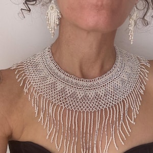 Zilveren crèmekleurige godin Pachamama-ketting met franjes