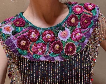 Collana a doppio collare da cerimonia con ricamo floreale da sacerdotessa Huipil