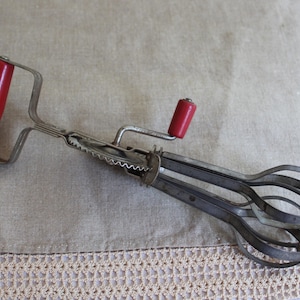 Vintage Kitchen Utensil Red Handled Hand Mixer/Scrambler Vintage Kitchen Gadget