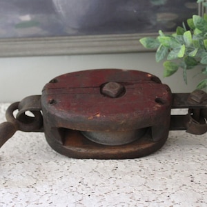 Vintage Oval Barn Double Pulley Metal & Wood Pulley Industrial Farmhouse Rustic Home Decor Bait Tackle Pulley