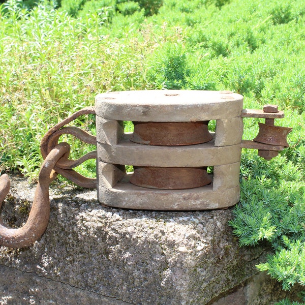 Vintage Oval Barn Double Pulley Metal & Wood Pulley Industrial Farm Farmhouse Rustic Home Decor
