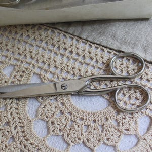 One Pair Vintage New Old Stock Scissors Made In Italy Small Tailor Sheers 5&quot;