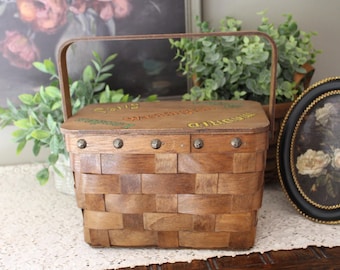 Cesta vintage Shaker de listones de madera: tapa con bisagras, ideal para viajes.