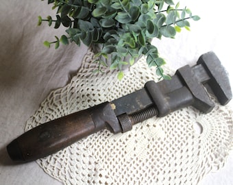 Vintage Thef Co Pipe Wrench Steel Wrench Steel & wood Vintage Tool Home Garden Vintage Tool