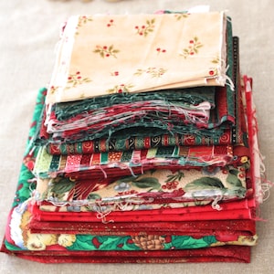 lot Of Cotton Christmas Fabric Scraps Remnants 1.25 Pounds