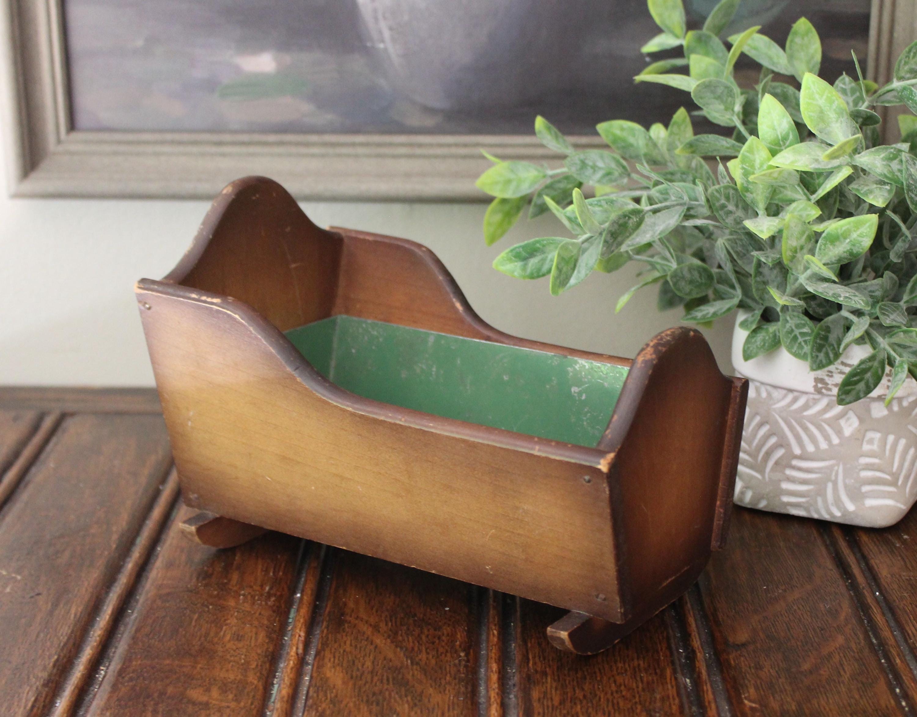 アンティーク　クレイドル プレスデザインが素敵なミルクジャグ（高さ8.5cm） イギリス