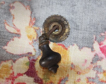 1 Vintage Ornate Metal & Wood Cabinet Hardware Drawer Pull Furniture Pull/ Knob