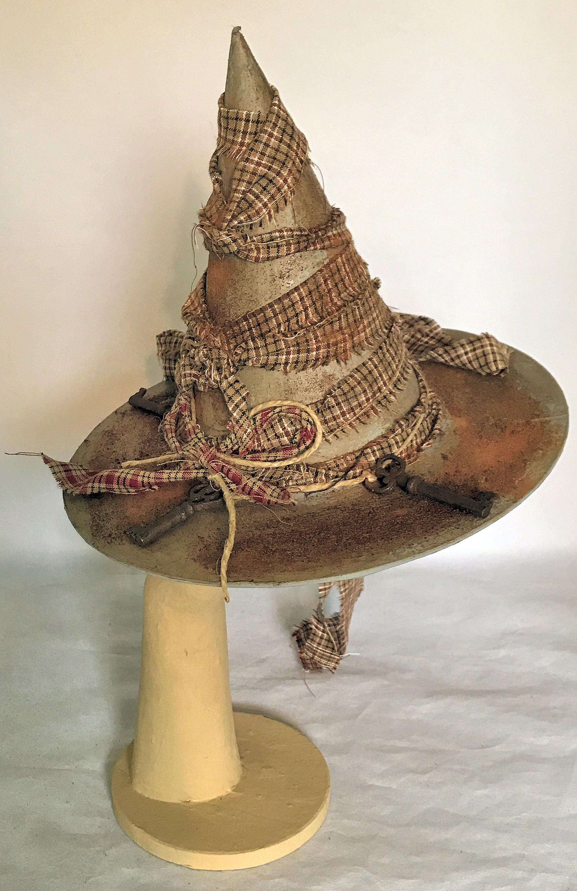 Primitive Witch Rusty Key Hat, Fall Decorative Hat, Decorative Witch