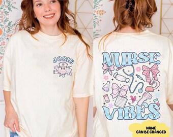 Camisa personalizada de Nurse Vibes, camisa de vida de enfermera personalizada, camisa de lazo de coqueta de enfermera, regalo para enfermera, camiseta de la escuela de enfermería, camisa de enfermera registrada