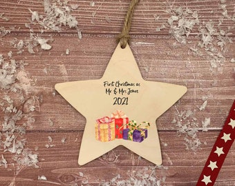 Star Hanging Decoration / Presents / First Christmas as Mr & Mrs ornament / Personalised bauble Christmas 2021 / light wood /