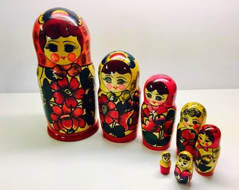 7 pcs Vintage Matryoshka Doll, Vintage Russian Nesting Dolls - 8 1/2" H