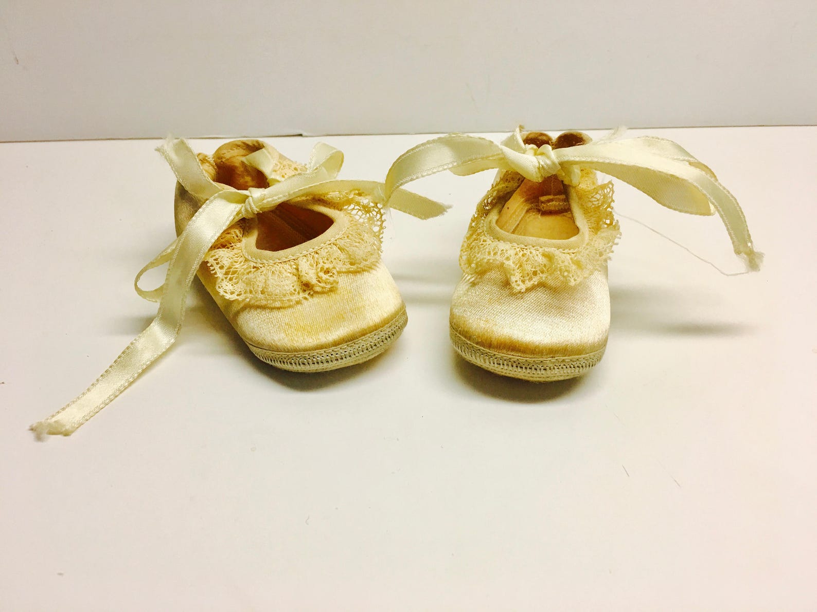 vintage satin baby or doll ballet slippers - mrs day's ideal baby shoe, decoration or gift, size 0