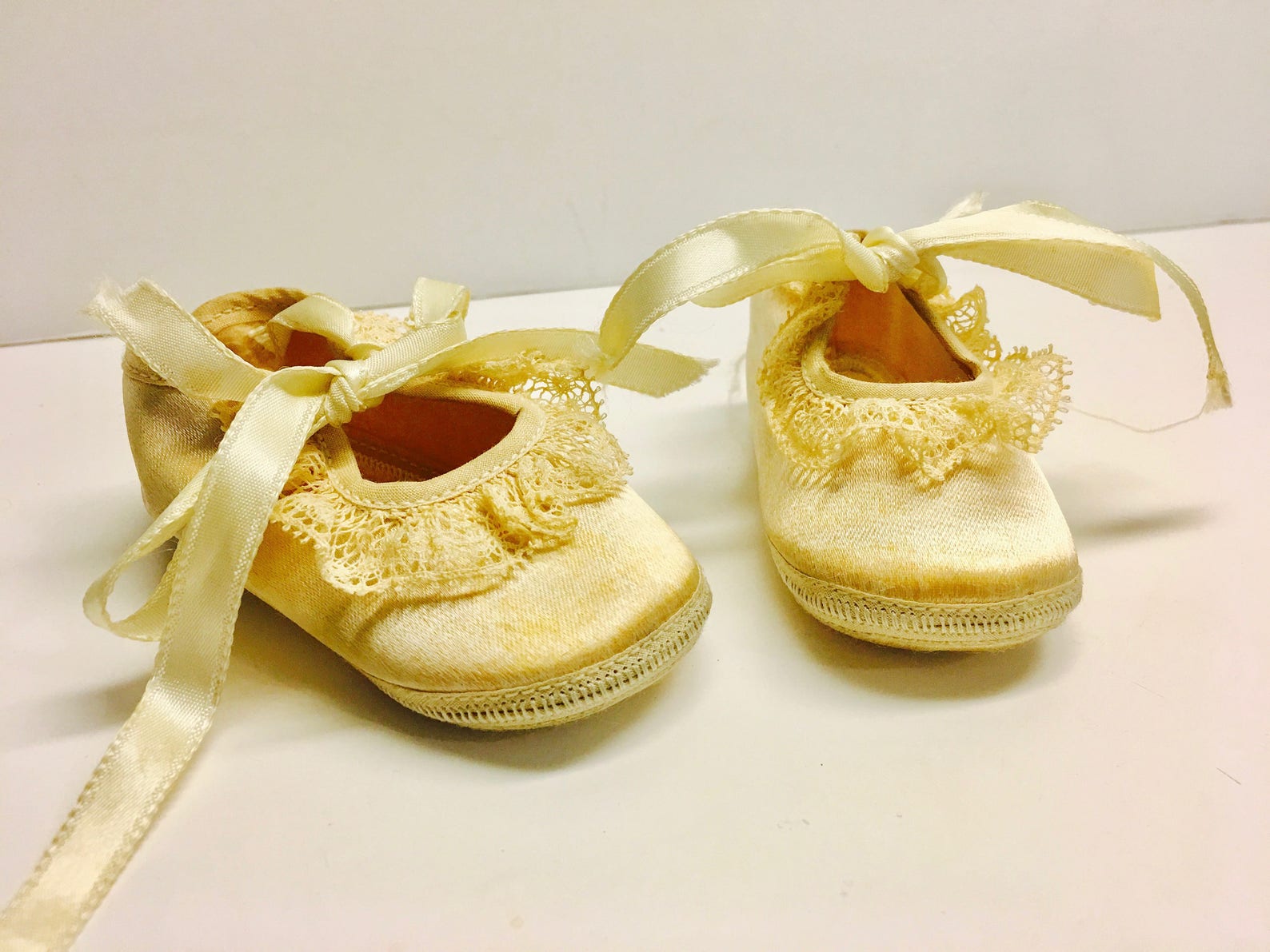 vintage satin baby or doll ballet slippers - mrs day's ideal baby shoe, decoration or gift, size 0