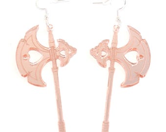 Castlecore Battleaxe-hangoorbellen in roségouden spiegel acryl, edgy fantasy statement oorbellen, strijdbijl oorbellen, Romantasy Battleaxe