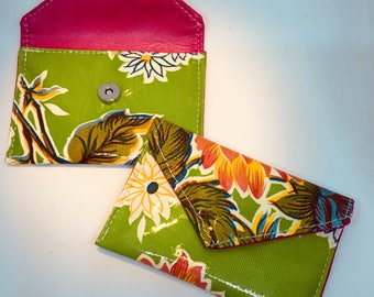 Vibrant wallet, small but mighty!