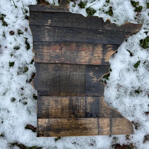 Minnesota barrel sign. Minnesota home decor. Customizable upon request.