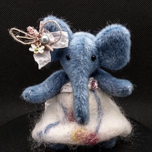 LILLY Ellie-Flumpie my new miniature blue elephant