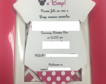 Onesie Baby Shower Invita. Minnie Ratón