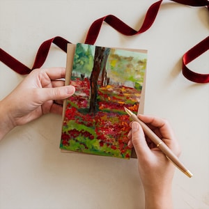 Tarjeta de felicitación de prado de flores silvestres, tarjeta imprimible de bosque rojo, tarjeta de felicitación de paisaje pintado a mano, arte natural, arte botánico, tarjeta de regalo