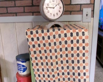 Antique Overshot Coverlet Cloth (Rust Red White Blue) 18 x 34 inch, raw edges, Primitive Runner
