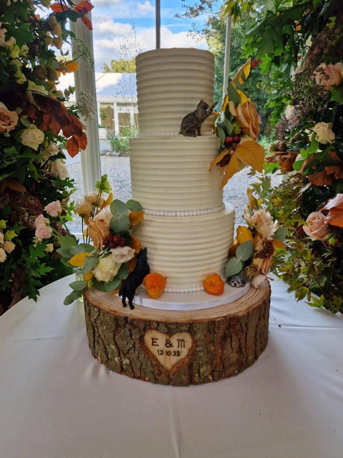 Rustic Wood Slice Cake Stand, Carved Heart, Personalised Wedding