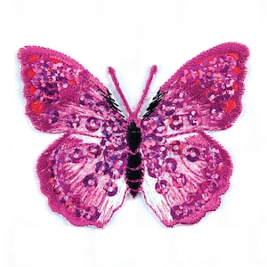 Può includere: Un'applicazione di farfalla in paillettes rosa con dettagli ricamati neri. La farfalla ha un centro bianco ed è circondata da paillettes rosa.