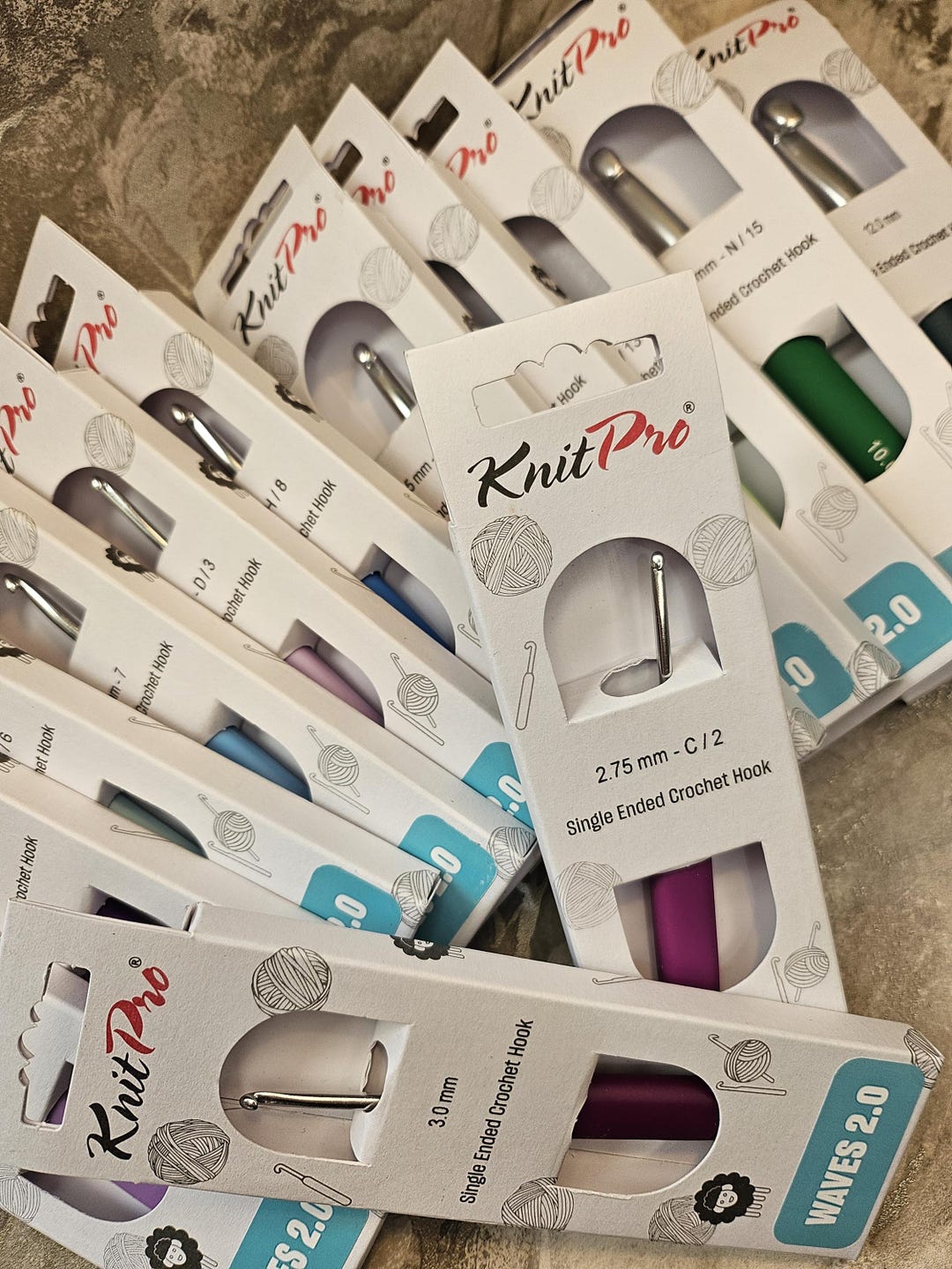 Gancho De Ganchillo Ergonómico KnitPro WAVES - Tamaños 2mm A 12mm - Suave Y Cómodo