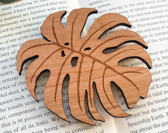 Monstera Leaf Coasters: Rustic Wooden Drink Coasters