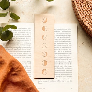 Moon Phases Bookmark, Phases Of The Moon Bookmark, Moon Phase Art, Wood Bookmark, Moon Gifts, Celestial Bookmark, Literary Gifts