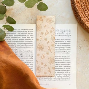 Daisy Pattern Bookmark, Wooden Bookmark, Floral Bookmark, Wood Bookmark, Bookish Gifts, Book Lover Gift, Literary Gifts, Bookworm, Librarian