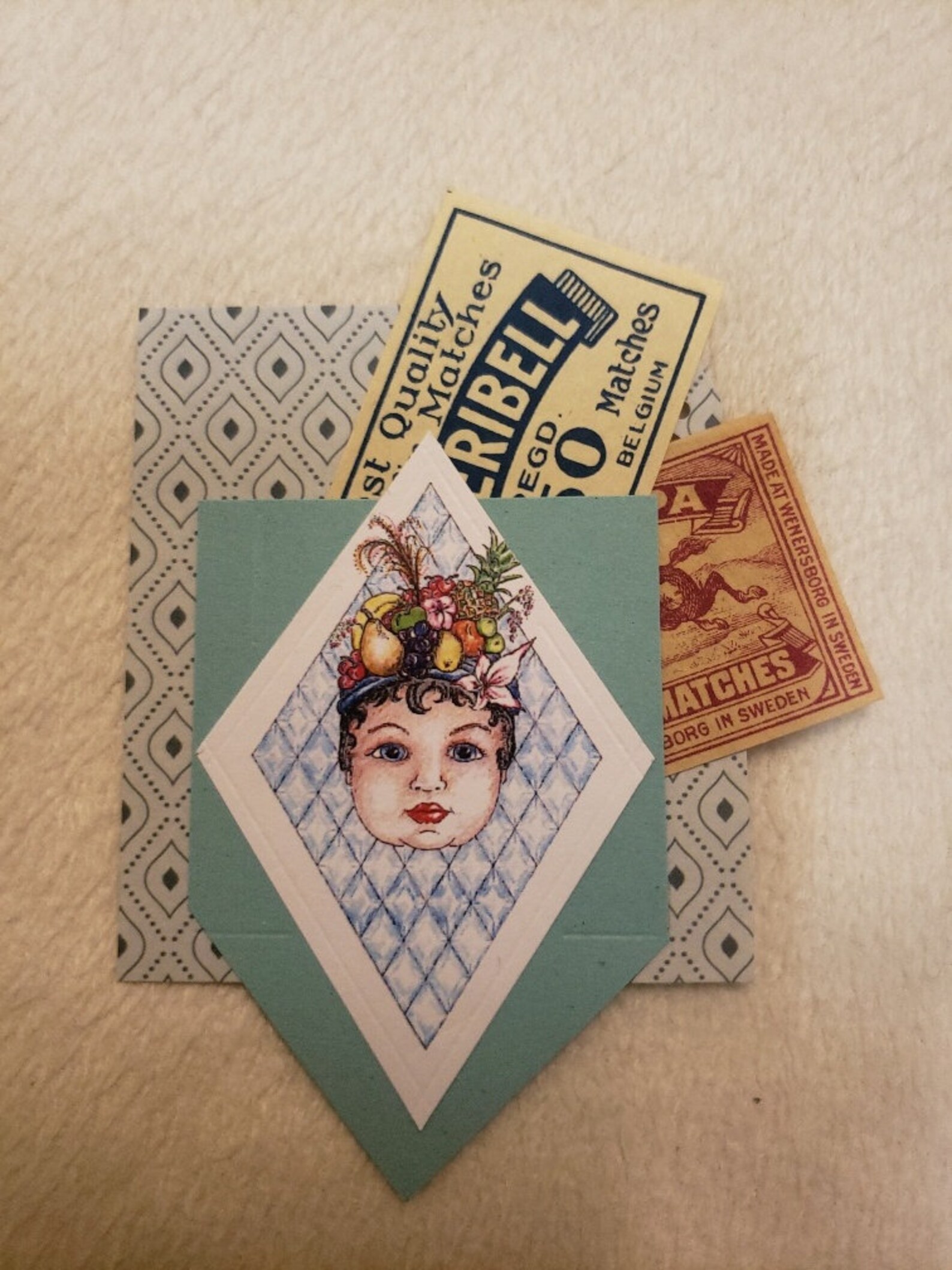 Handmade scrapbook pockets featuring original artwork. Superb Etsy 日本