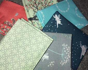 Zippered 8 x 5 clutchwristlet licensecredit cardscash etc fits newer 9+ phones Riley Blake Fairy Edith Wildflowers with mint lining