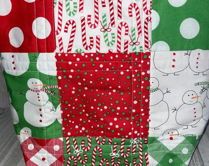 Christmas Bag, Christmas decor, Christmas, Bag, Tote, quilted tote, handmade quilt bag, handmade tote, homemade bag, quilted bag