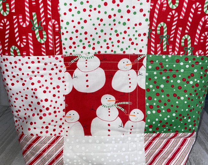 Christmas Bag, Christmas decor, Christmas, Bag, Tote, quilted tote, handmade quilt bag, handmade tote, homemade bag, quilted bag