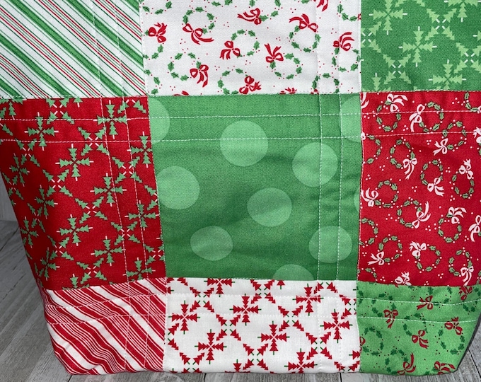 Christmas Bag, Christmas decor, Christmas, Bag, Tote, quilted tote, handmade quilt bag, handmade tote, homemade bag, quilted bag