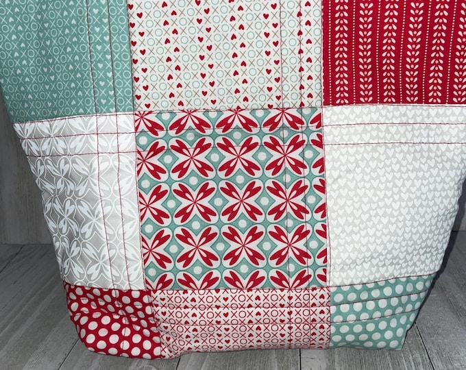 Quilted bag, bag, tote, quilted bag, quilted tote, handmade bag, handmade tote, handmade quilt tote, handmade quilt bag, homemade bag
