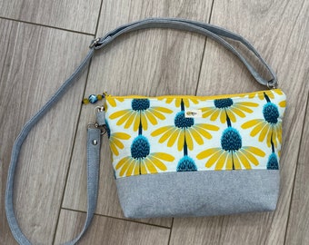 Bright Spring/Summer Crossbody bag.  Would make a great graduation, birthday, or mother’s day gift.