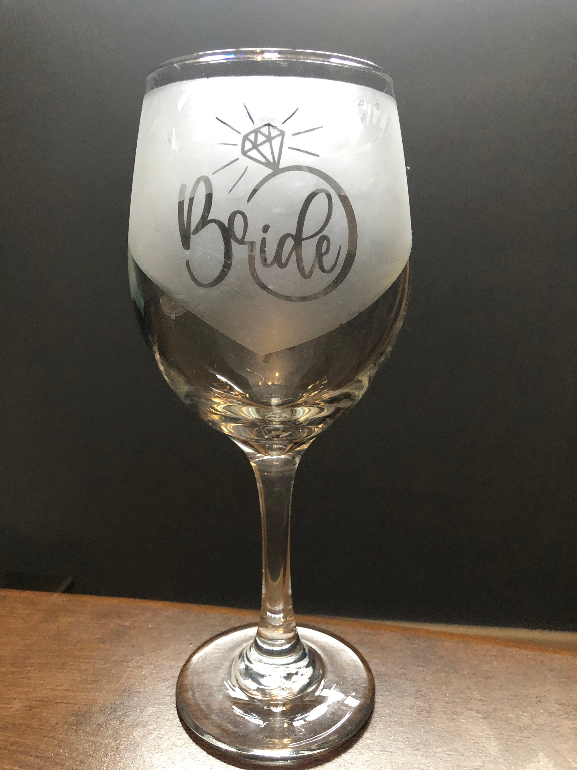 Bride & Groom Wine Glass Set - Design: HH6 - Everything Etched