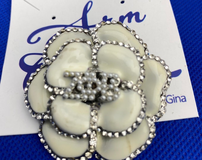 A Finer White  Rose ZPHIB Pearls