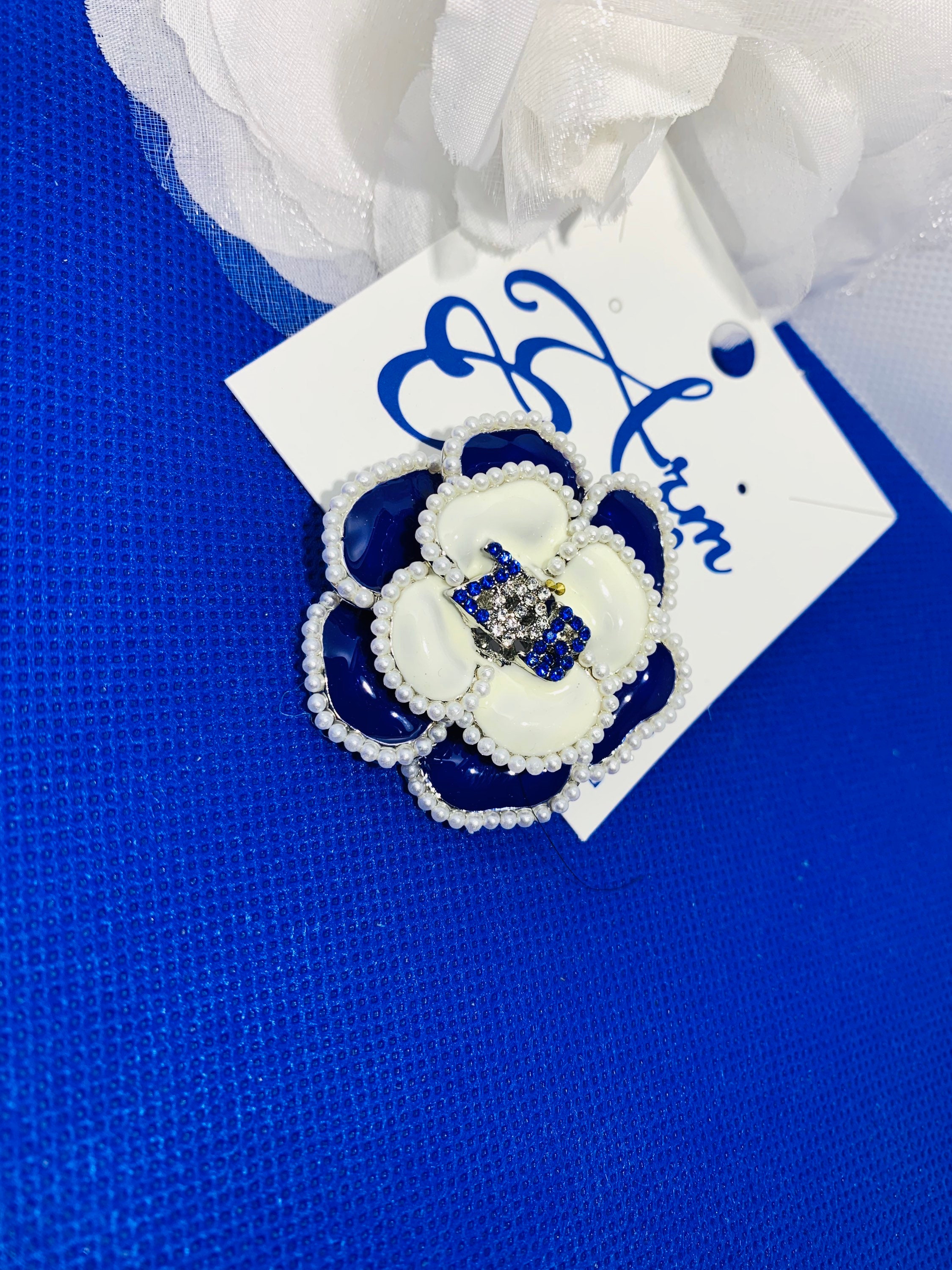 A Finer Blue and White Rose